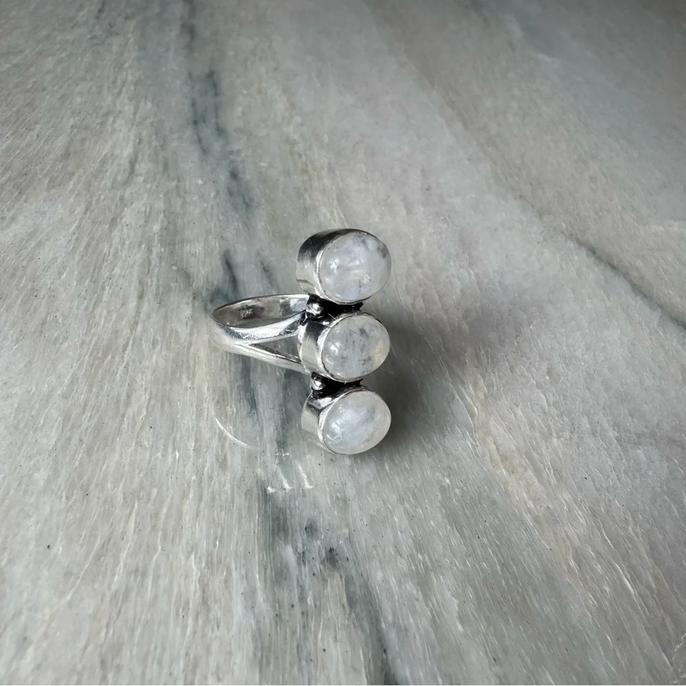 NWOT Sundance Foggy Rainbow Ring, Rainbow Moonstone, Sterling Silver